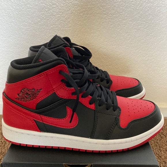 JORDAN 1 BANNED $145 main image 4